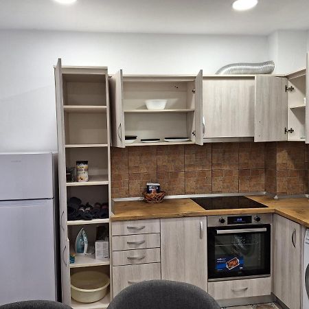 Black Eagle Central Unirii Square, 2 King Size Bedrooms, Free Private Parking Орадя Экстерьер фото
